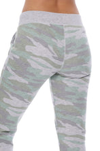Load image into Gallery viewer, Camo Fleece Joggers